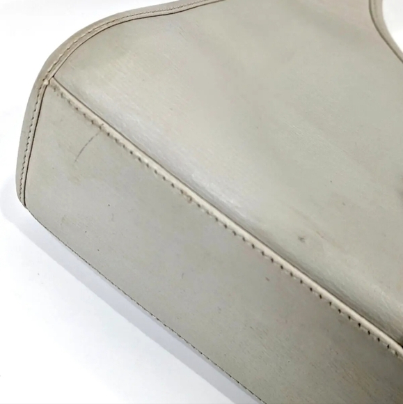 GUCCI Gray Jackie Hand Bag with Piston Lock Accent! - Picture 9 of 15